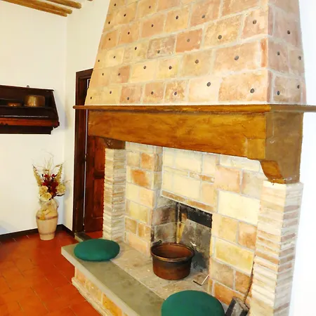 فندق Castello Cortevecchio غوبيو