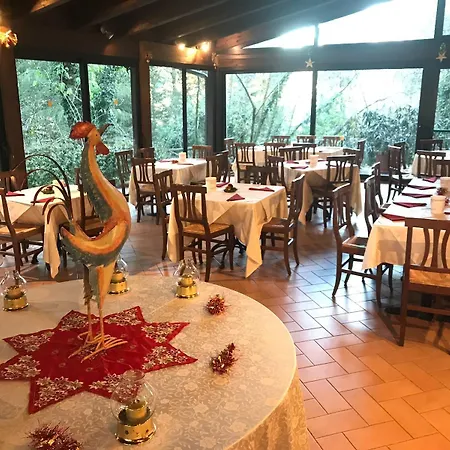 فندق Castello Cortevecchio غوبيو